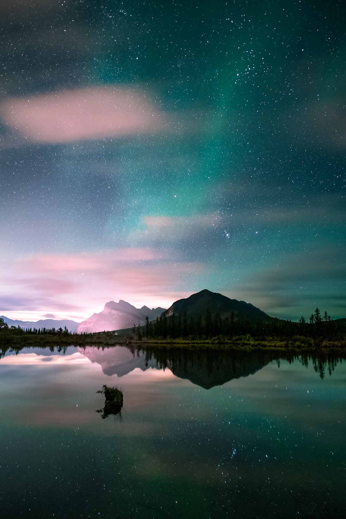 aurora-onion-mt-rundle-vermilion-lakes-banff-national-oark